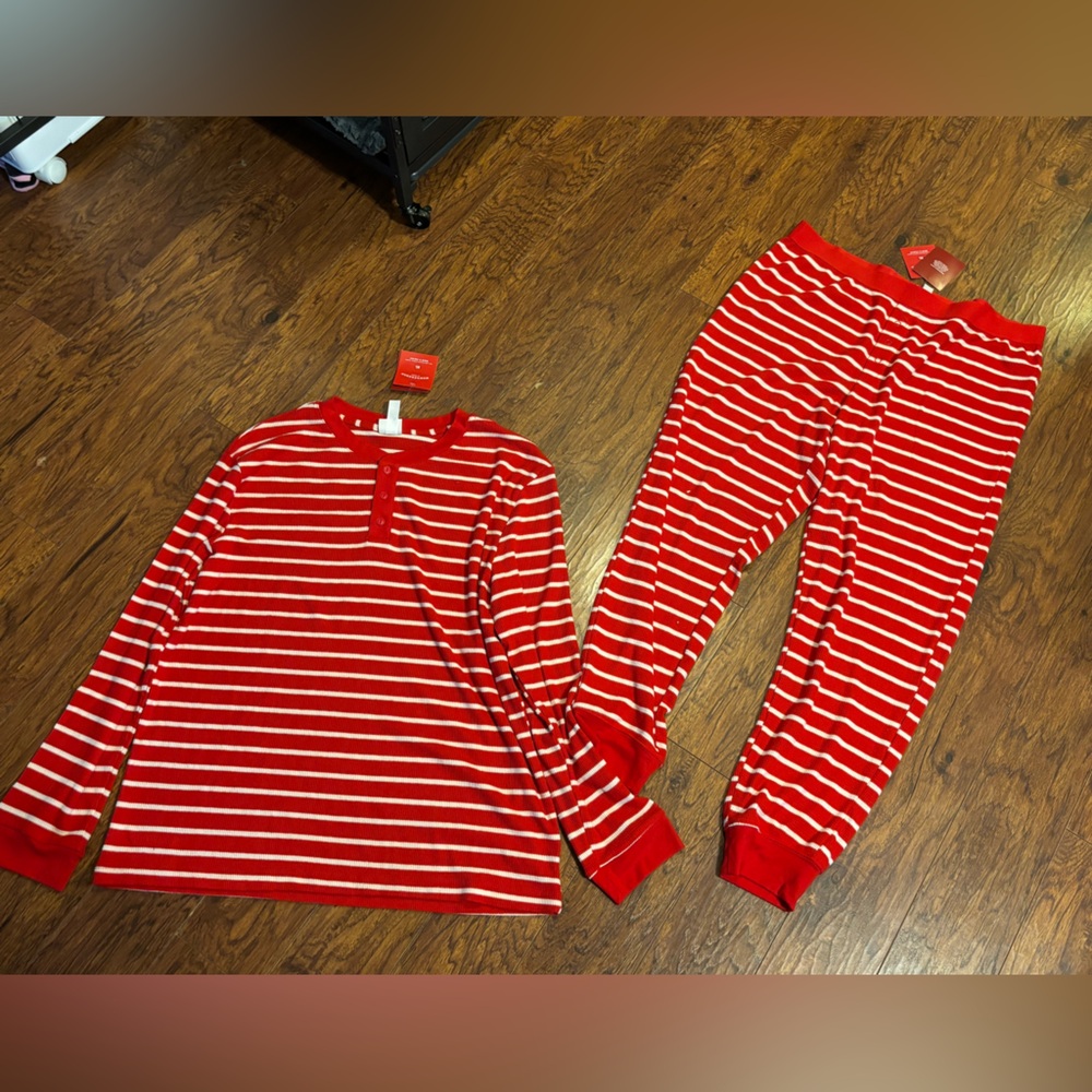 Adult nightwear